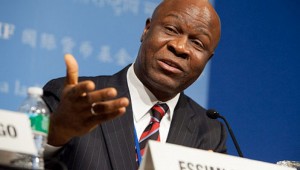 Cameroun: L'ancien ministre Essimi Menye convoqué par le Tribunal criminel spécial
