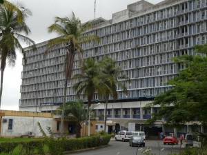 Côte d'Ivoire: Un malade  se jette du 12ème étage du chu de Cocody