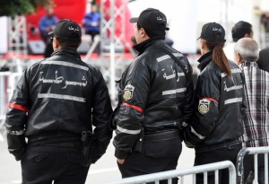 Tunisie:  Quatre policiers arrêtés pour avoir volé de l'argent à  un trafiquant