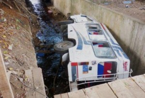 Côte d'Ivoire: Un minicar se renverse dans un ravin, un mort et des blessés