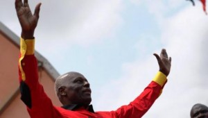Angola: Après 37 de règne, Eduardo Dos Santos  vise  un nouveau mandat en 2017