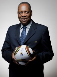 Cameroun: ISSA Hayatou, de la CAF au Comité international olympique