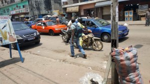 Côte d'Ivoire: Pris en flagrant délit de vol, un homme lynché à  mort à  Koumassi