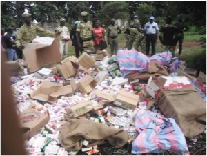 Côte d'Ivoire: Daloa, des marchandises frauduleuses d'une valeur de 38 millions de FCFA incinérées par les Douanes
