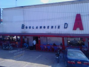 Cameroun: Douala, la police neutralise des bandits en  plein braquage dans une boulangerie