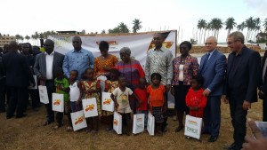 Côte d'Ivoire: La ciprel offre des kits scolaires aux écoliers de Port Bouët