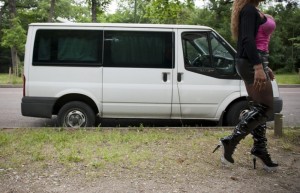 Nigéria-France:  Des enquêtes de L'OCRET font la mise à  nu d'un réseau de prostitution de jeunes Nigérianes sur  Paris et à  Metz