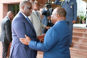 Sénégal-Gabon: Macky Sall félicite son «frère» Ali Bongo pour sa réélection