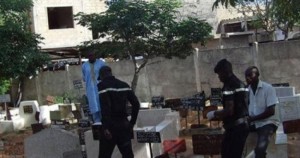 Sénégal: Le corps d'une défunte de 80 ans déterré et abandonné dans un mausolée dans la banlieue de Dakar