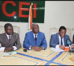 Côte d'Ivoire: Pas de bulletin unique pour le referendum, «c'est pour faciliter le vote à  ceux qui ne savent pas lire», justifie la CEI