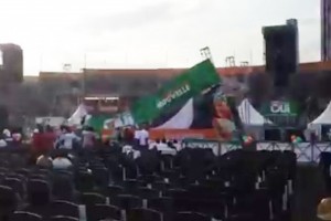 Côte d'Ivoire: Début de campagne pour le «oui» sous le déluge, les installations du stade FHB s'effondrent