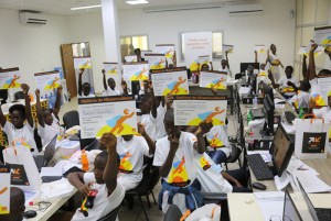 Côte d'Ivoire: Orange initie les enfants au code informatique avec «supercodeurs»
