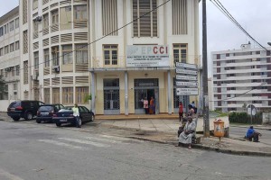 Côte d'Ivoire: Jour de referendum, on attend les votants et on tue l'ennui dans les bureaux de vote, incidents à  Gagnoa...