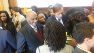 Sénégal: En conférence à  Paris, Me Wade conforte sa popularité et déclare «J'étais mort ce matin»