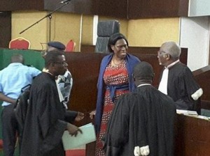 Côte d'Ivoire: Assises, l'audience de Simone Gbagbo à  nouveau suspendue, la Défense menace de boycotter le juge
