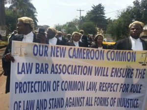 Cameroun: Des avocats anglophones dispersés au gaz lacrymogènes par la police à  Bamenda