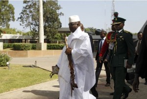Gambie: Début de la campagne pour la présidentielle du 1er décembre, Jammeh descend déjà  un imam invité à  prier pour lui lors d'un meeting