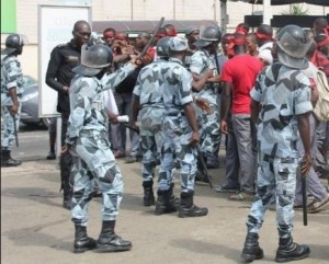 Côte d'Ivoire: Yamoussoukro, affrontement «armé» entre policiers et jeunes, des tirs nourris entendus