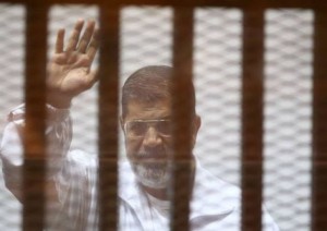 Egypte: La justice épargne la prison à  perpétuité à  Mohamed Morsi