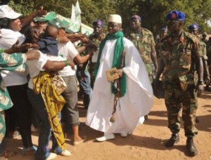 Gambie: En pleine campagne, Yahya Jammeh  estime qu'il est le meilleur candidat pour «enrayer l'émigration»