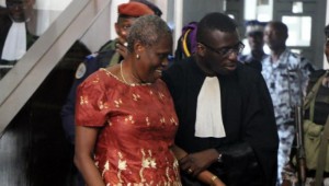 Côte d'Ivoire: Revirement, la défense de Simone Gbagbo assistera lundi à  la reprise de son procès