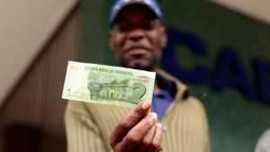 Zimbabwe:  A court de dollars,  le Zimbabwe lance sa propre monnaie