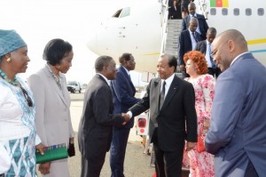 Cameroun: Absent au front et auprès des blessés de guerre, Biya invite les Lionnes au palais