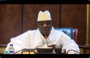 Gambie: Jammeh confisque  le pouvoir, annonce de nouveaux chiffres, déploie l'armée dans Banjul, ferme les frontières et menace  Dakar… Le Sénégal et les USA condamnent