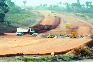 Cameroun: Pour taxes impayées à  la mairie, arrêt des travaux sur l'autoroute Edea-kribi