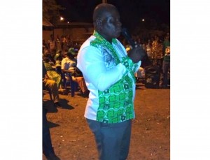 Côte d'Ivoire: Législatives, des candidats indépendants utilisent les pagnes du RHDP pour battre campagne à  Attiégouakro