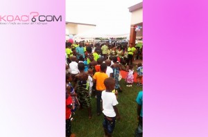 Côte d'Ivoire: Henriette Konan Bédié «gà¢te» les pensionnaires de l'Institut des aveugles