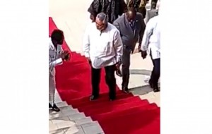 Ghana: Rawlings embarrasse Vanderpuije, le maire d'Accra