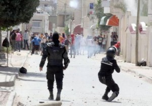 Tunisie: Affrontements entre les  forces de l'ordre et manifestants près de la Libye
