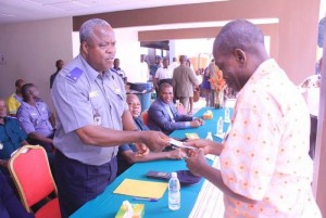 Côte d'Ivoire:  407 retraités militaires et gendarmes ont percu des chèques d'un montant total de 1,890 milliards de FCFA du FPM