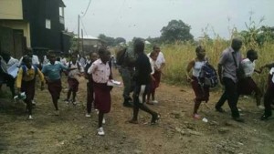 Cameroun: Violences et menaces contre les élèves qui refusent de suivre les  villes mortes dans la partie anglophone