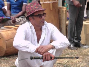 Cameroun: Investi nouveau chef du clan «Noah», Yannick reçoit ses attributs des mains des patriarches