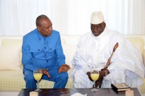 Gambie: À quelques heures de l'ultimatum de midi,  Jammeh dissout le Gouvernement et promet d'en former un nouveau