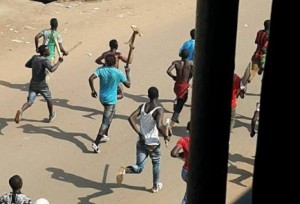 Côte d'Ivoire: La grève bat son plein, à  Man les élèves s'attaquent à  la RTI et paralysent la ville