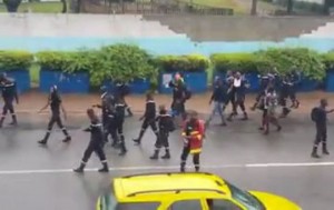 Côte d'Ivoire: Comme les élèves, les sapeurs descendent dans les rues