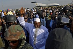 Gambie: Prise de fonction officielle pour Barrow le 18 févier, Jammeh offre ses bons services