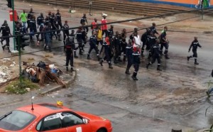 Côte d'Ivoire : Après l'arrestation d'une vingtaine de sapeurs-pompiers civils, leurs camarades prolongent la grève et réclament leur libération