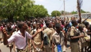Côte d'Ivoire: Pour exiger les congés de la Saint-Valentin, des élèves manifestent à  Bouaké, enseignants blessés, véhicules saccagés
