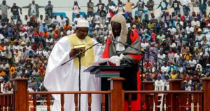 Gambie : Adama Barrow re-prête serment
