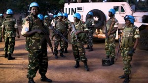 Centrafrique: Quatre casques bleus blessés à  Ippy par  une faction de la Séléka