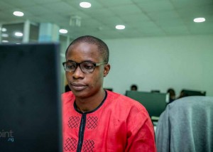 Nigeria: A l'Aéroport de New York, un développeur soumis à  un test pour prouver ses connaissances