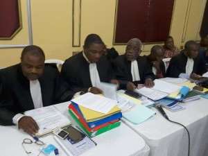 Côte d'Ivoire:  Rapt du Novotel, un accusé affirme que le bombardement aérien du Palais présidentiel a occasionné 17 morts et de nombreux dégà¢ts