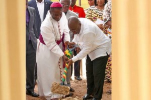 Ghana: Le projet d'une cathédrale à  Accra et l'aide de l'Etat aux pèlerins à  la Mecque attaqués en justice