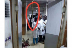 Côte d'ivoire: Chu de Yopougon, poche de sang sur porte et, perfusions accrochées aux ampoules