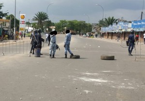 Côte d'Ivoire: Un policier tombe sur des bandits en pleine réunion, il est sévèrement tabassé