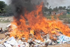 Côte d'Ivoire: Aéroport Félix Houphouët Boigny, les Douanes incinèrent plus de 2 tonnes de produits pharmaceutiques non enregistrés